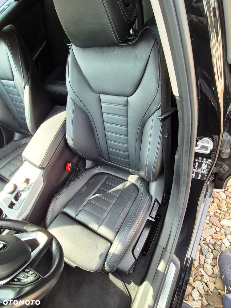 BMW Seria 3 320i Sport Line - 11