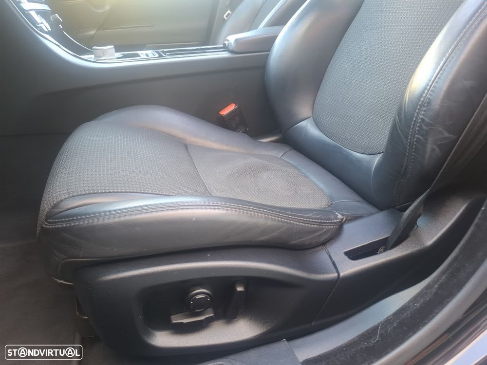 Jaguar XE 2.0 D Prestige Aut. - 30