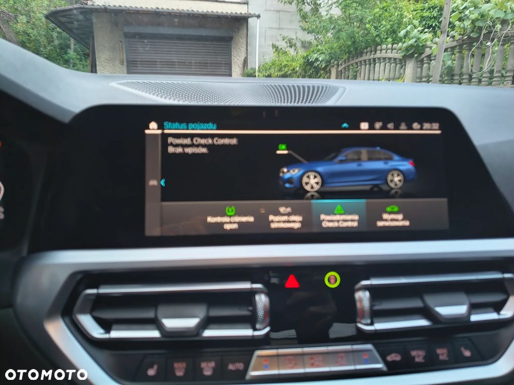 BMW Seria 3 330e M Sport sport - 16