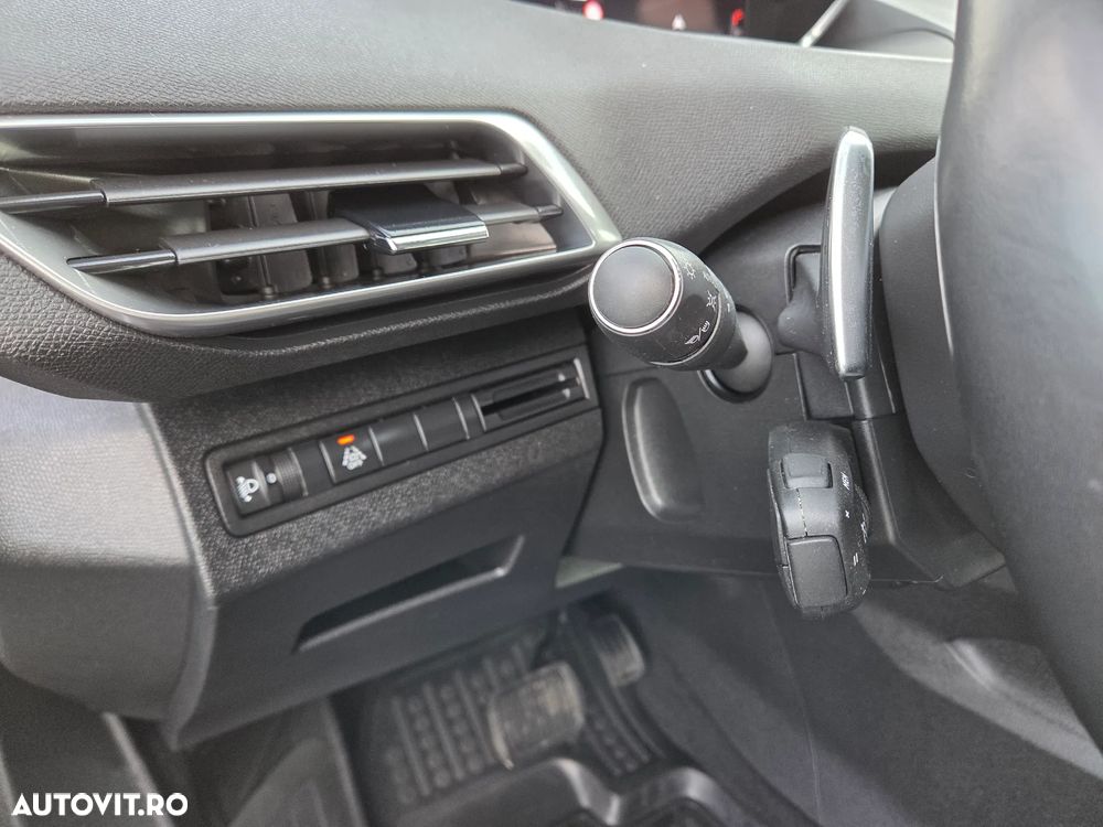 Peugeot 3008 PureTech 130 Stop & Start GPF EAT8 Allure - 31