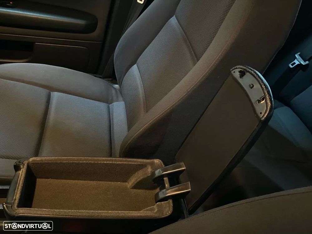 Audi A4 Avant 1.9 TDI m6 - 16