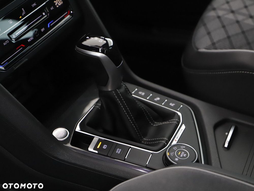 Volkswagen Tiguan - 10