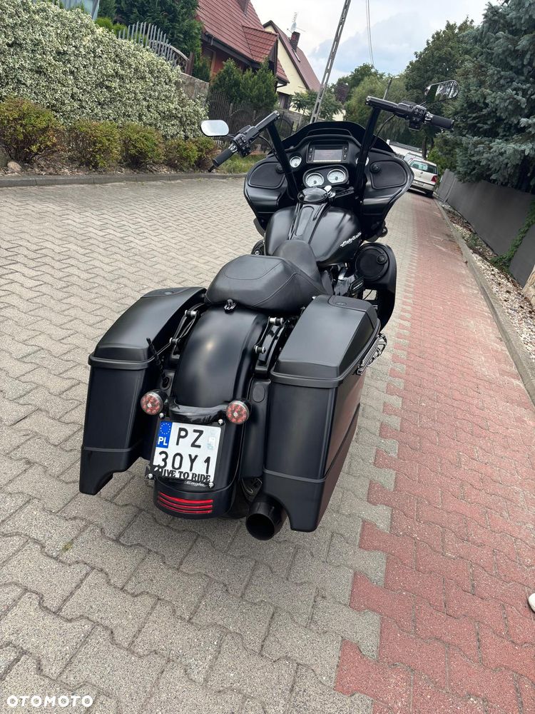 Harley-Davidson Touring Road Glide - 18