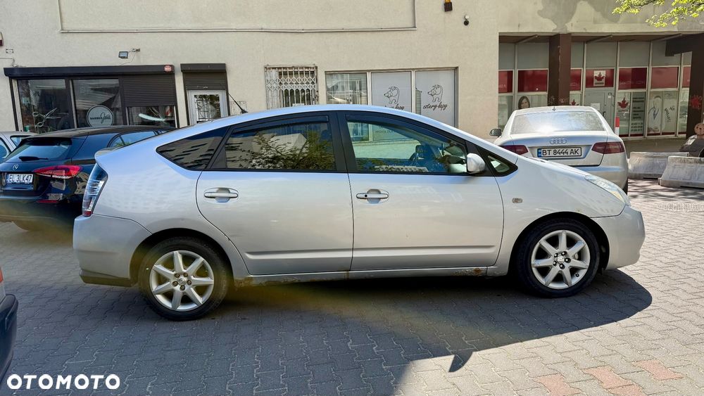Toyota Prius 1.5 VVT-i Sol - 3