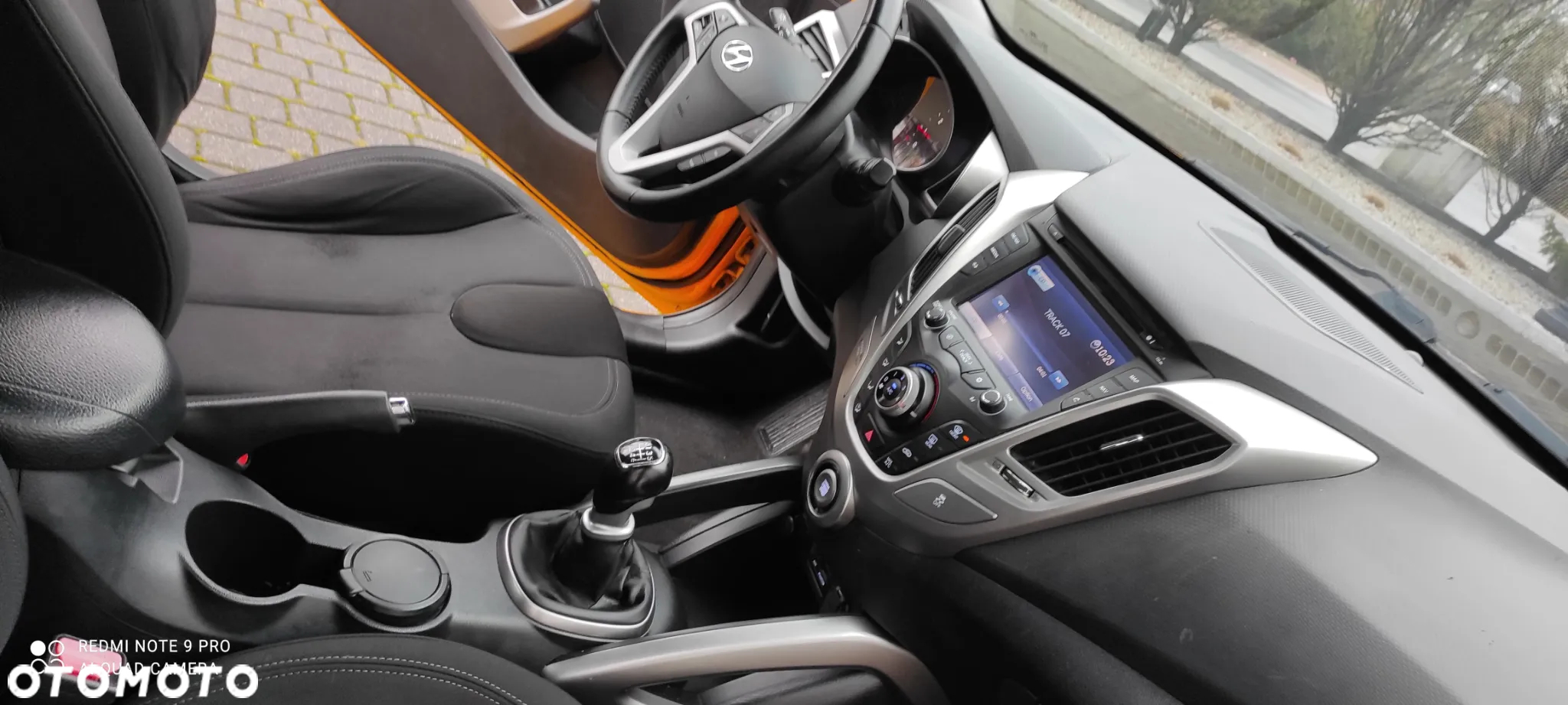 Hyundai Veloster 1.6 GDI Comfort - 27