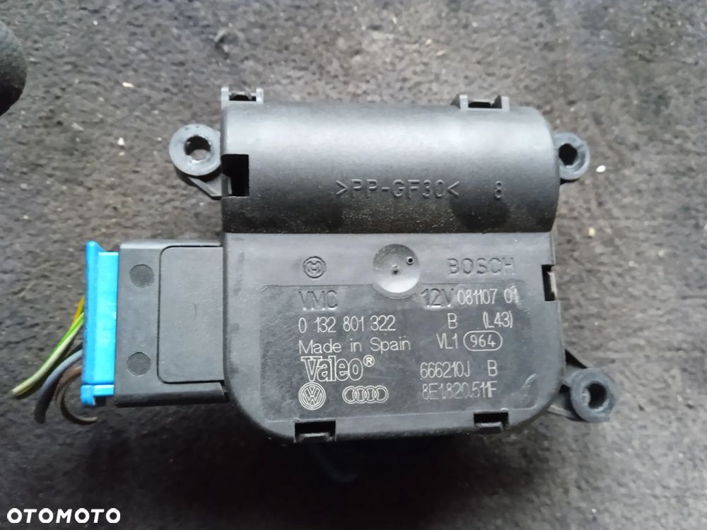 SILNICZEK NAGRZEWNICY AUDI A4 B6 B7 8E1820511F - 2