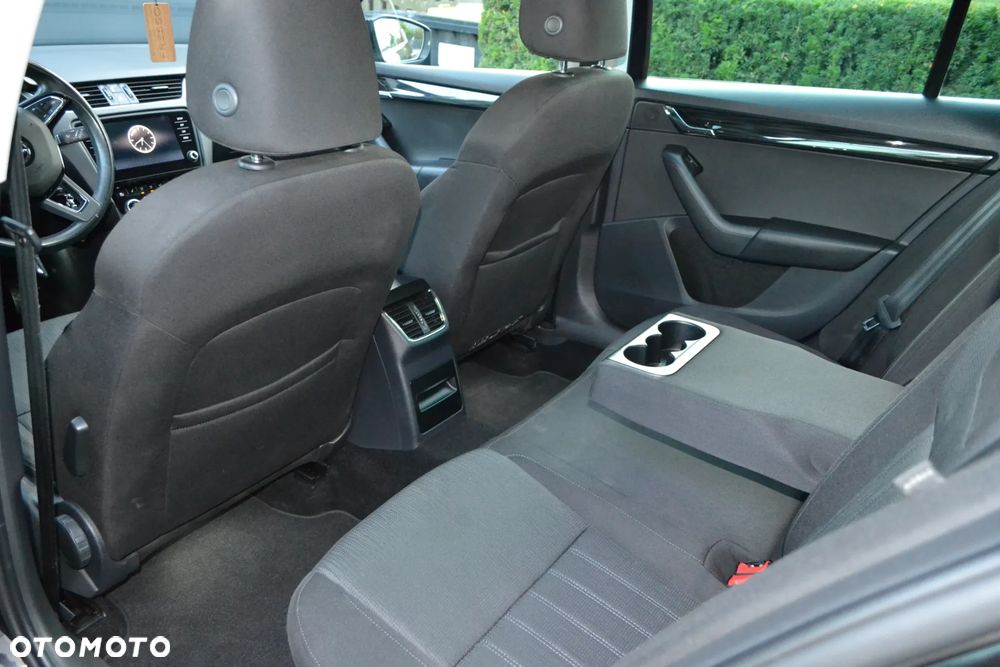 Skoda Octavia 2.0 TDI Style DSG - 10