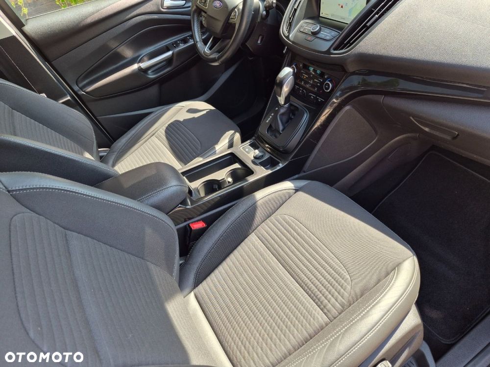 Ford Kuga - 36