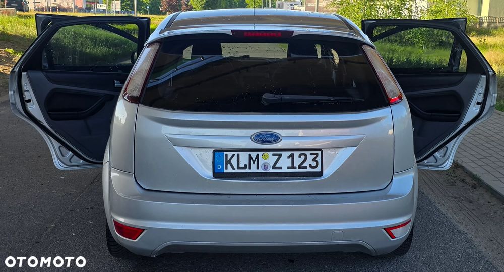 Ford Focus 1.6 Ti-VCT Sport - 16
