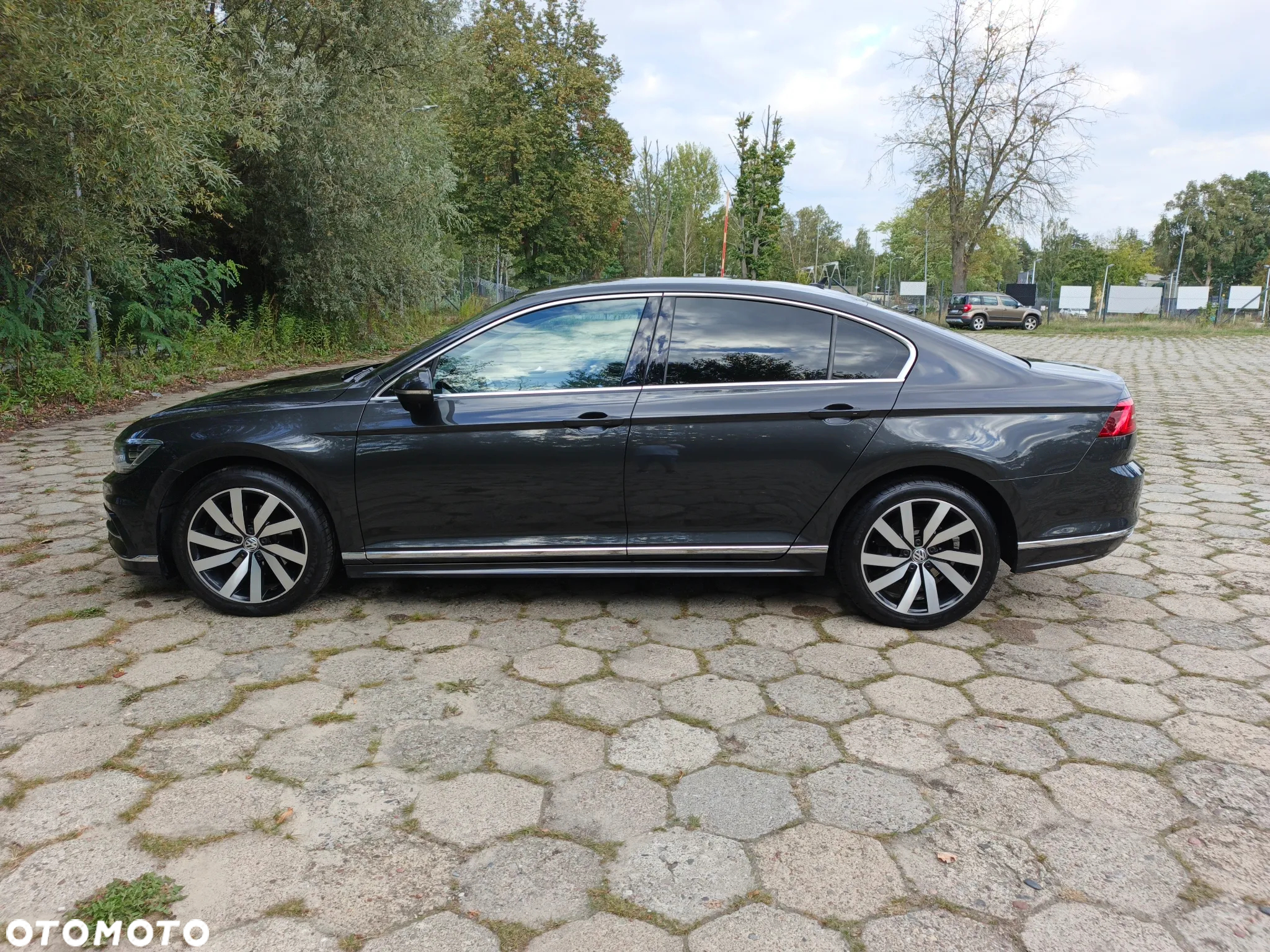 Volkswagen Passat 2.0 TDI BMT Highline - 14