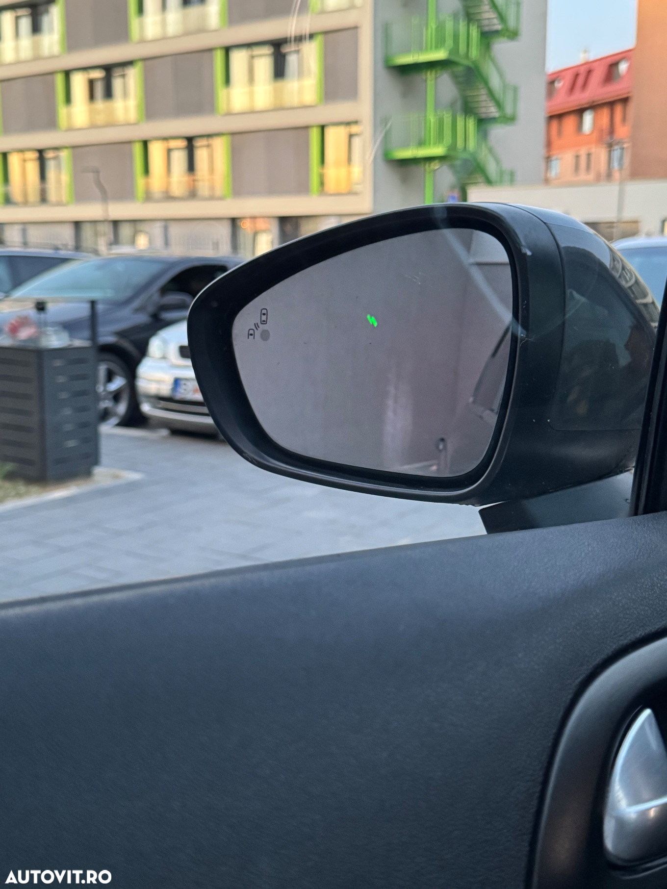 Citroën C4 BlueHDi 120 Stop&Start EAT6 Shine - 23
