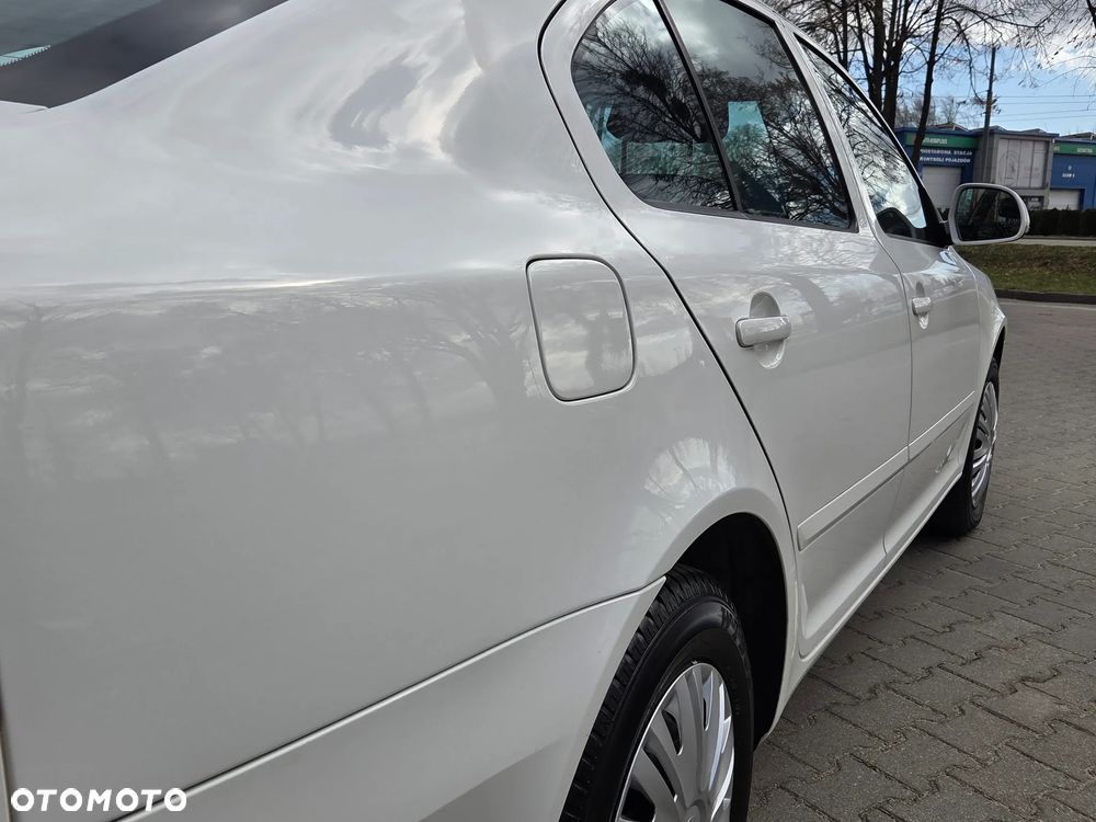 Skoda Octavia 1.6 Combi Classic - 17