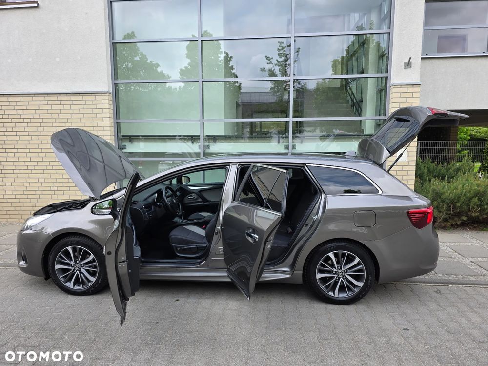 Toyota Avensis - 10