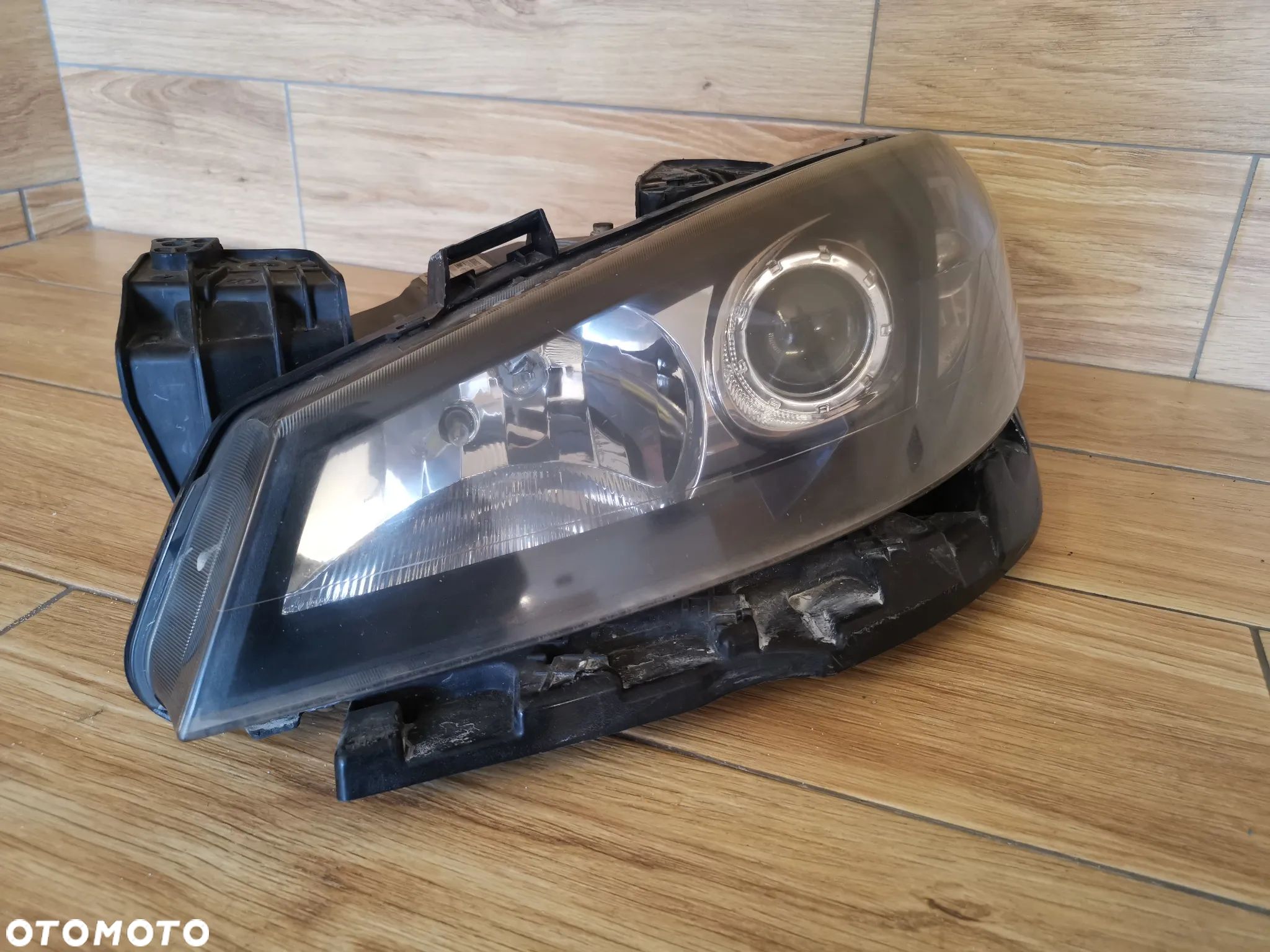 Lampa Lewy Przód 8200354740 Renault Laguna II - 1