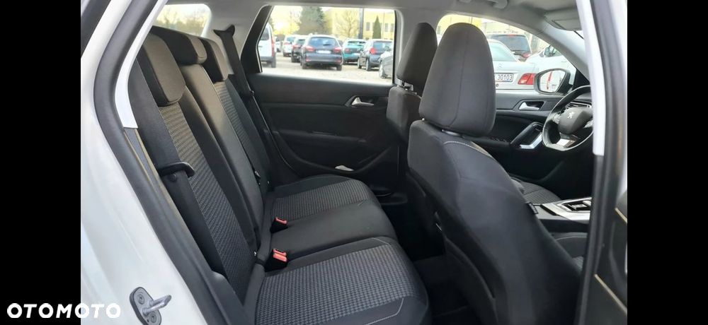 Peugeot 308 BlueHDi FAP 130 EAT8 Stop & Start GT Pack - 29