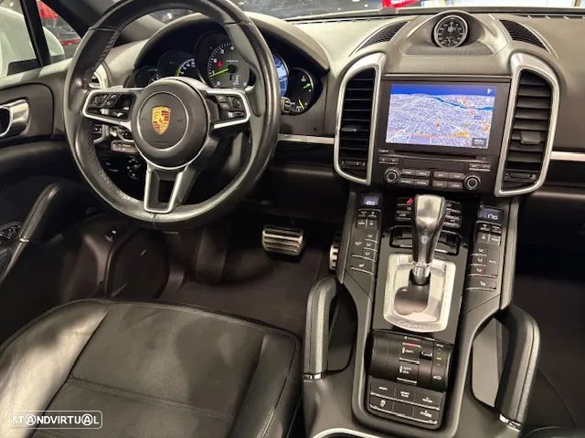 Porsche Cayenne S E-Hybrid Platinum Edition - 36