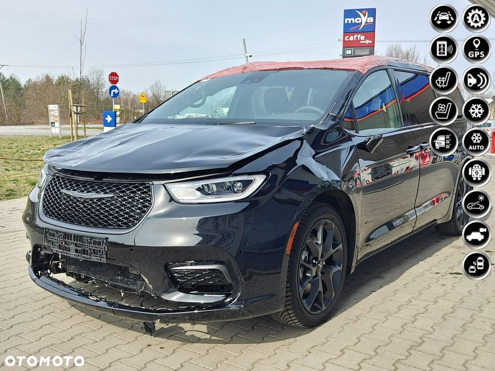 Chrysler Pacifica - 1