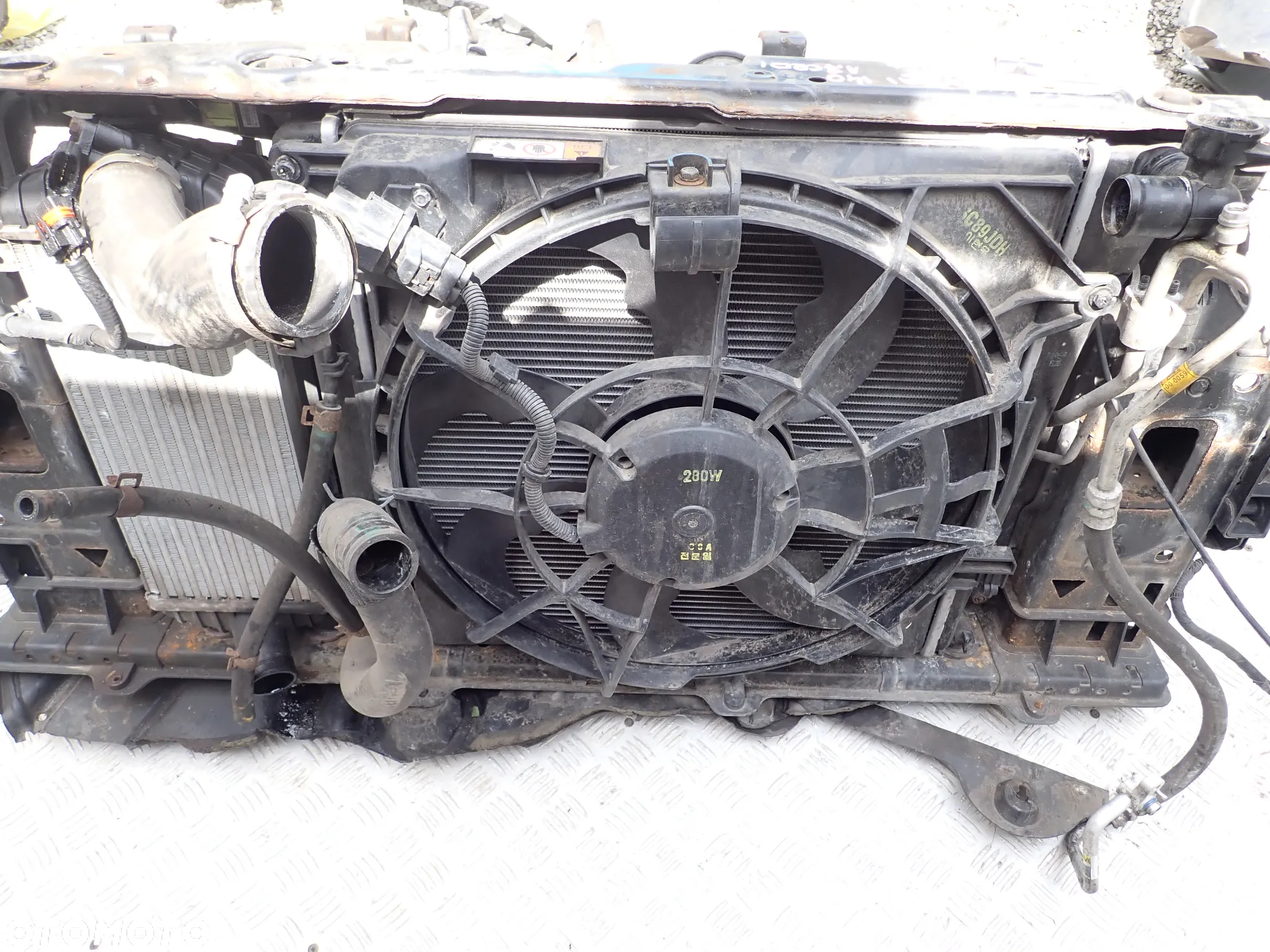 PAS PRZEDNI CHŁODNICA WENTYLATORY BELKA HYUNDAI I40  AUTOMAT  1.7 CRDI  2014 ROK - 4