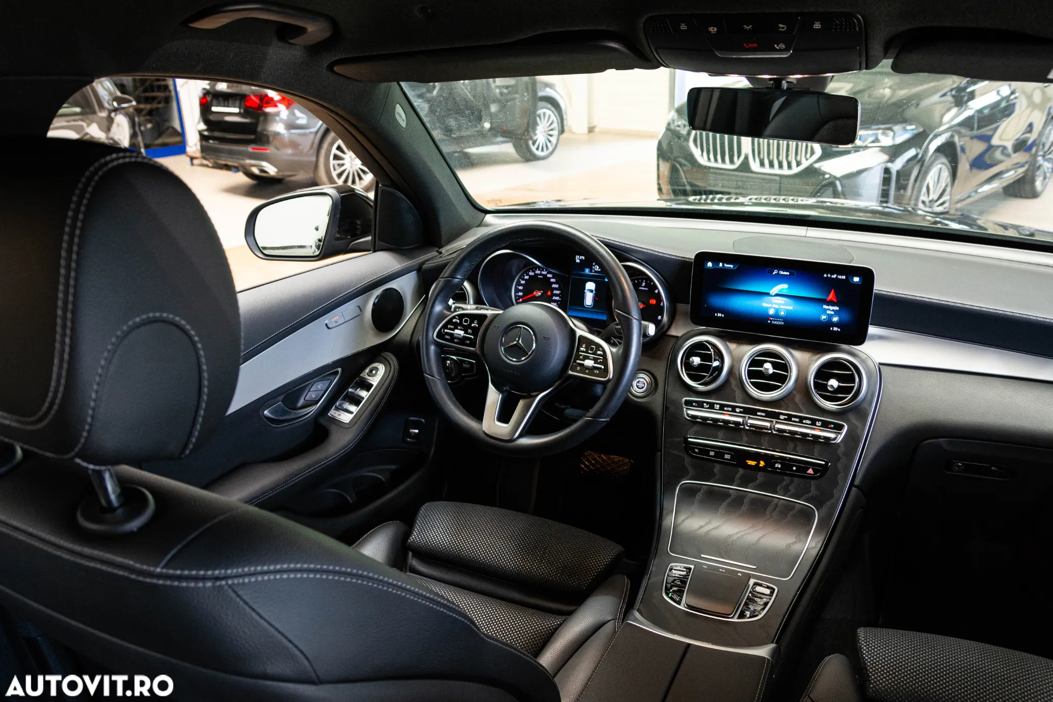 Mercedes-Benz GLC 300 d 4Matic 9G-TRONIC Exclusive - 33