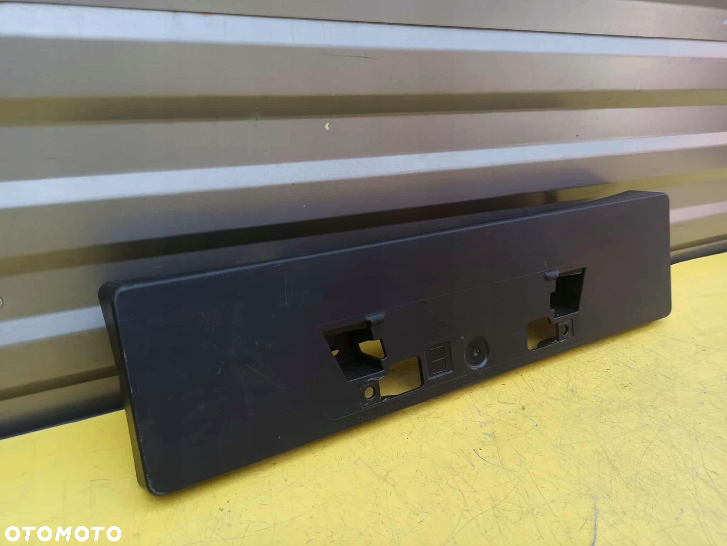 LEXUS ES PODKŁADKA POD TABLICE REJESTRACYJNA 21-25 52114-33640 - 2