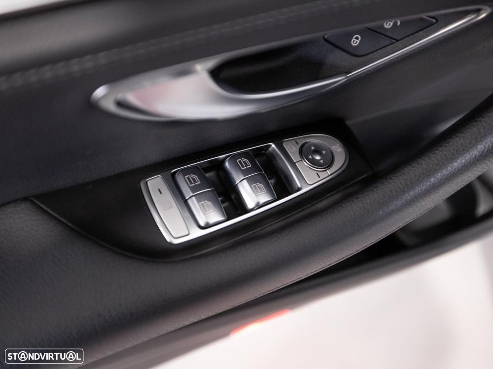 Mercedes-Benz E 220 d AMG 7L - 14