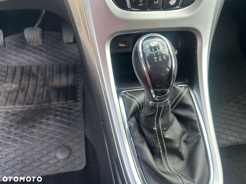 Opel Astra 1.6 Turbo - 14