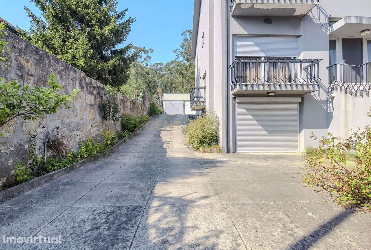 Moradia T4 de 3 Pisos com Garagem Ampla – Senhora da Hora - Grande imagem: 3/30