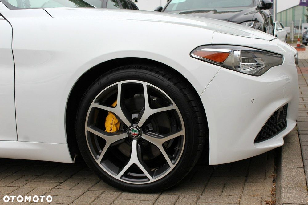 Alfa Romeo Giulia - 36