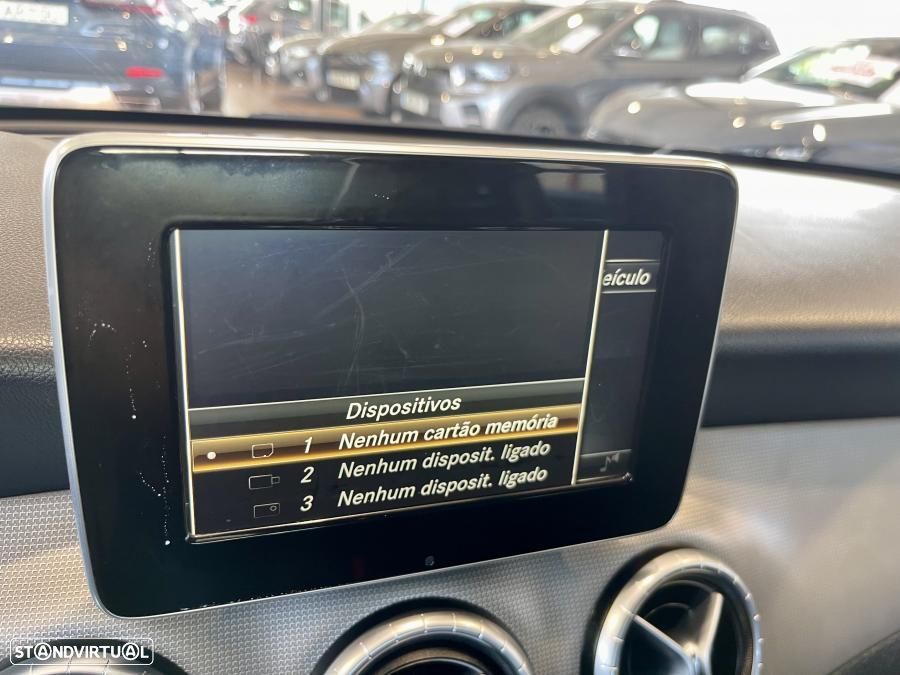Mercedes-Benz CLA 180 d Shooting Brake Urban Aut. - 20