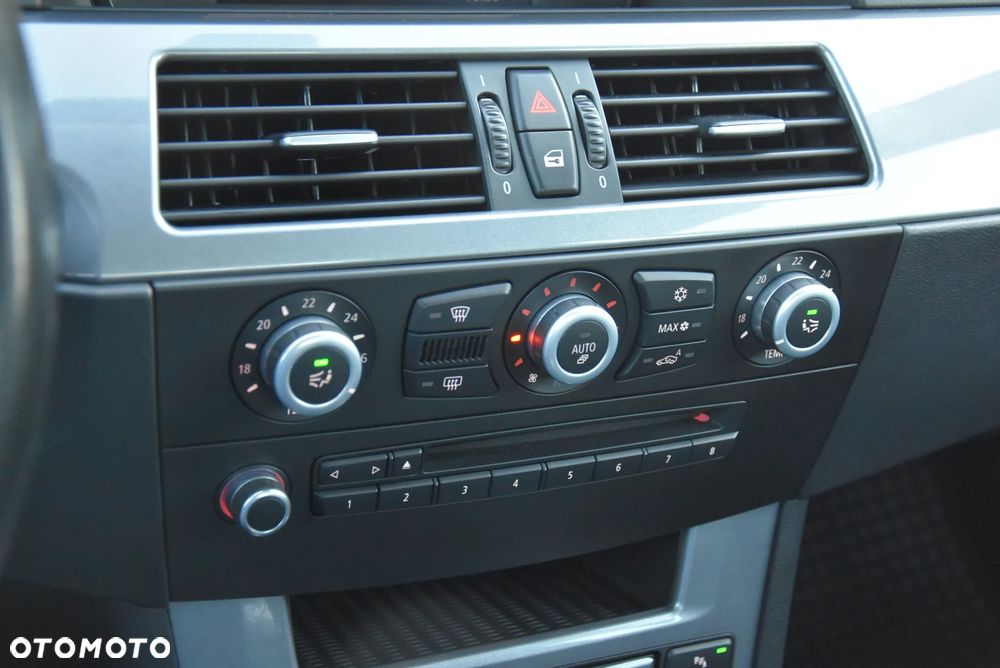 BMW Seria 5 523i Edition Exclusive - 33