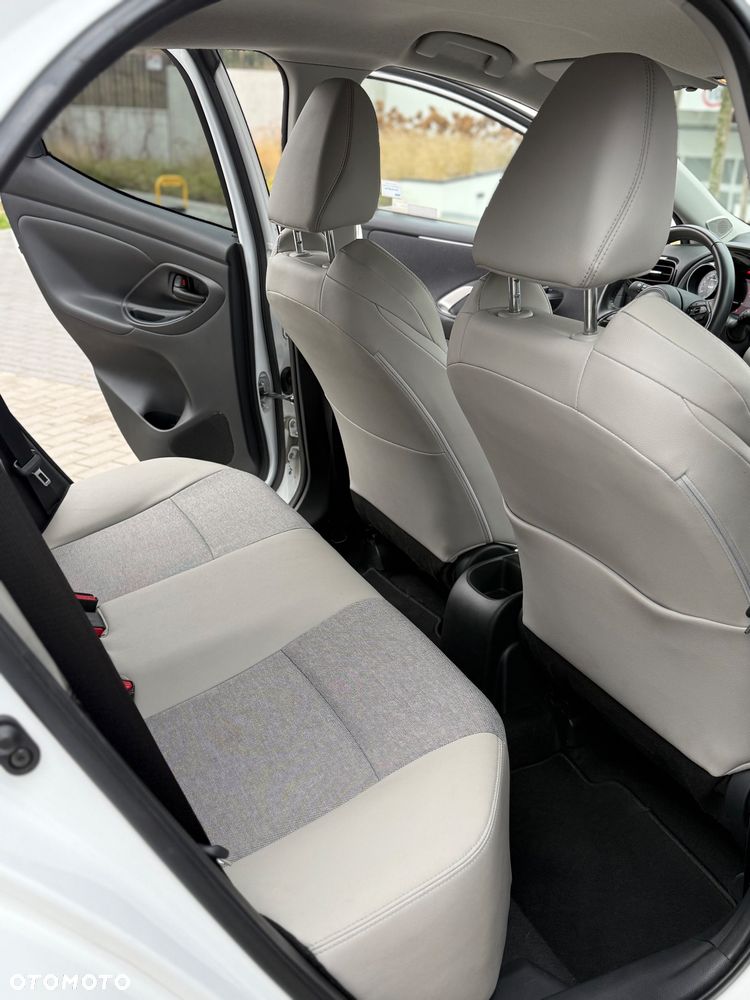 Toyota Yaris 1.5 Style - 10