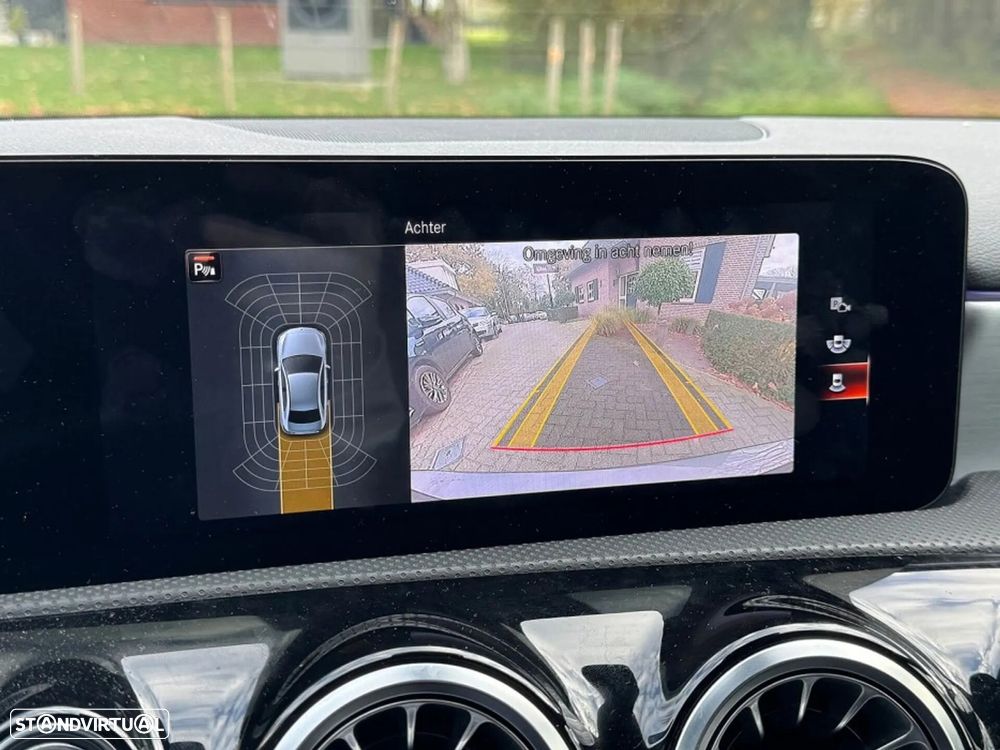 Mercedes-Benz A 250 Limousine e AMG Line - 15