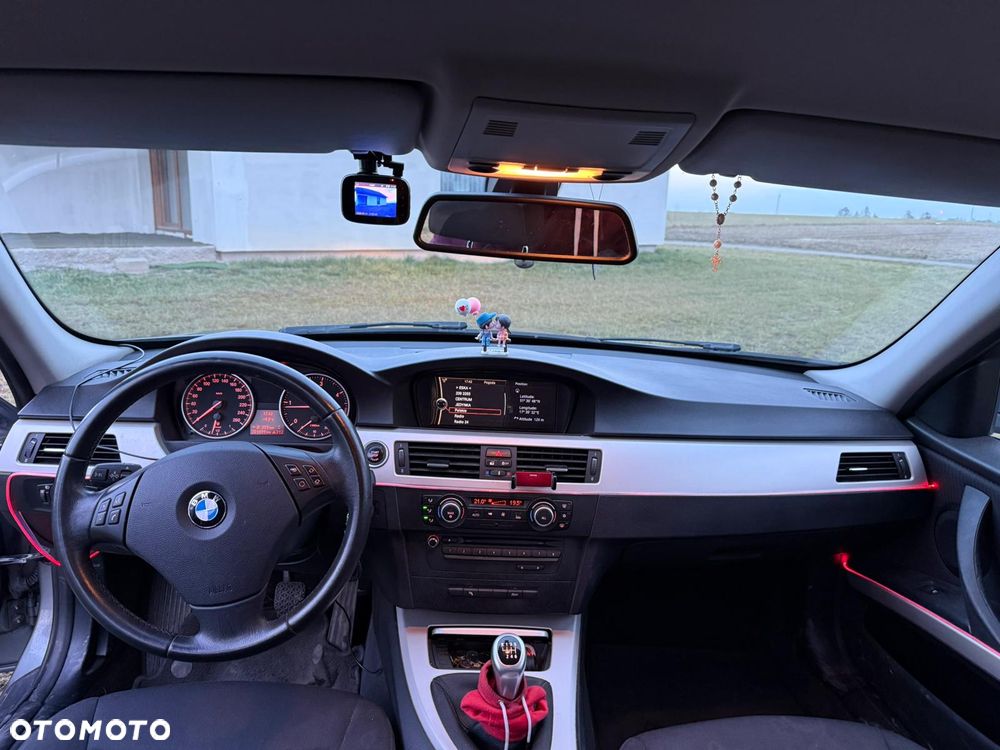 BMW Seria 3 318d DPF - 3