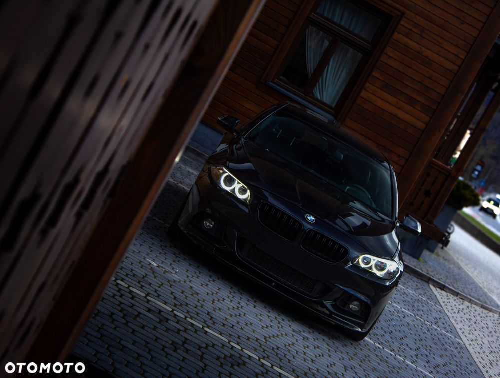 BMW Seria 5 525d xDrive - 6
