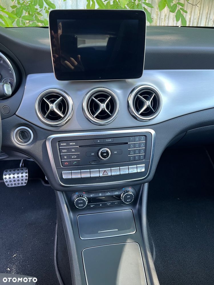 Mercedes-Benz GLA 220 4-Matic AMG Line - 6