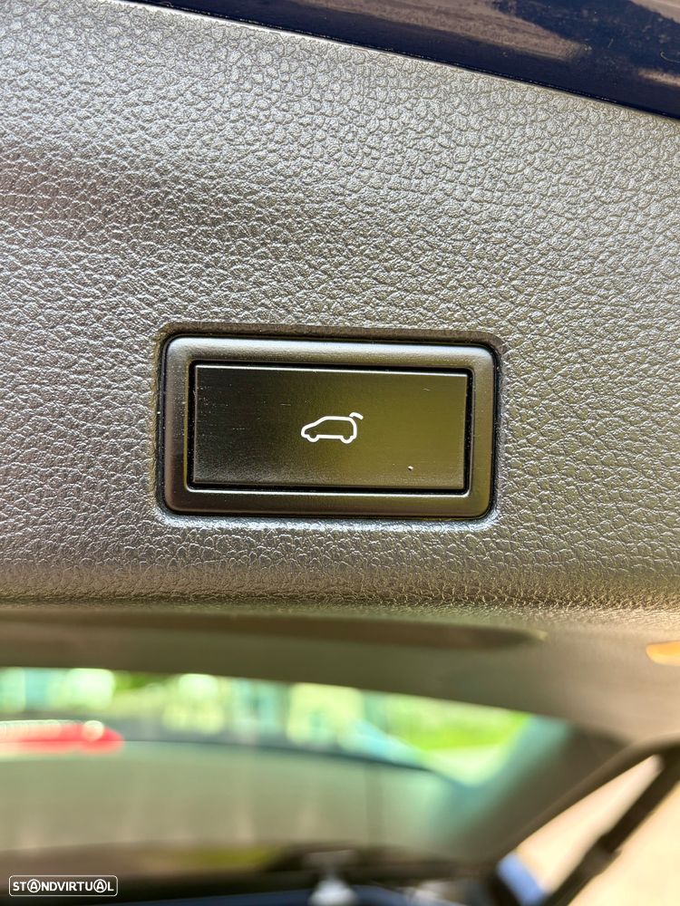 VW Sharan 2.0 TDI Blue Highline DSG - 22