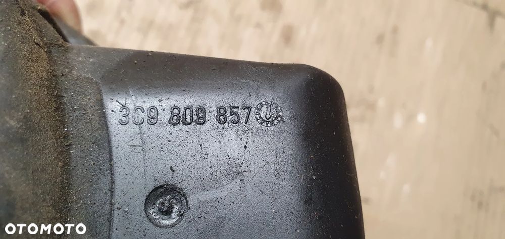 Klapka wlewu paliwa VW Passat B6 3C9809857 - 7