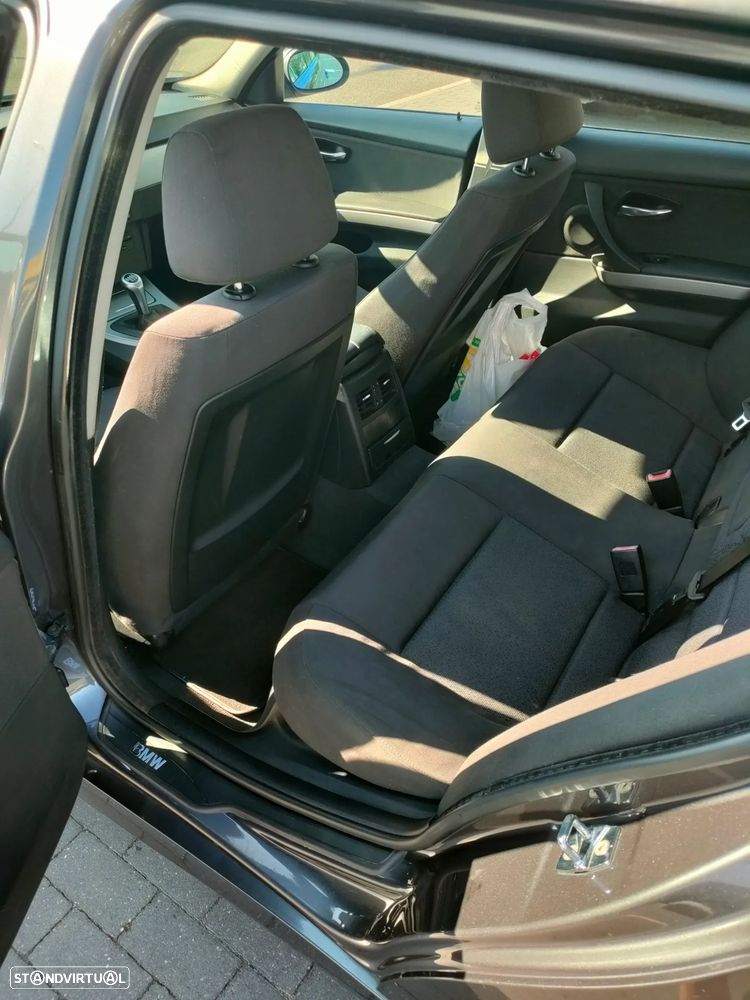 BMW 320 d - 8