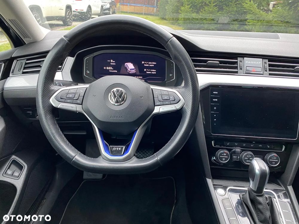 Volkswagen Passat - 12