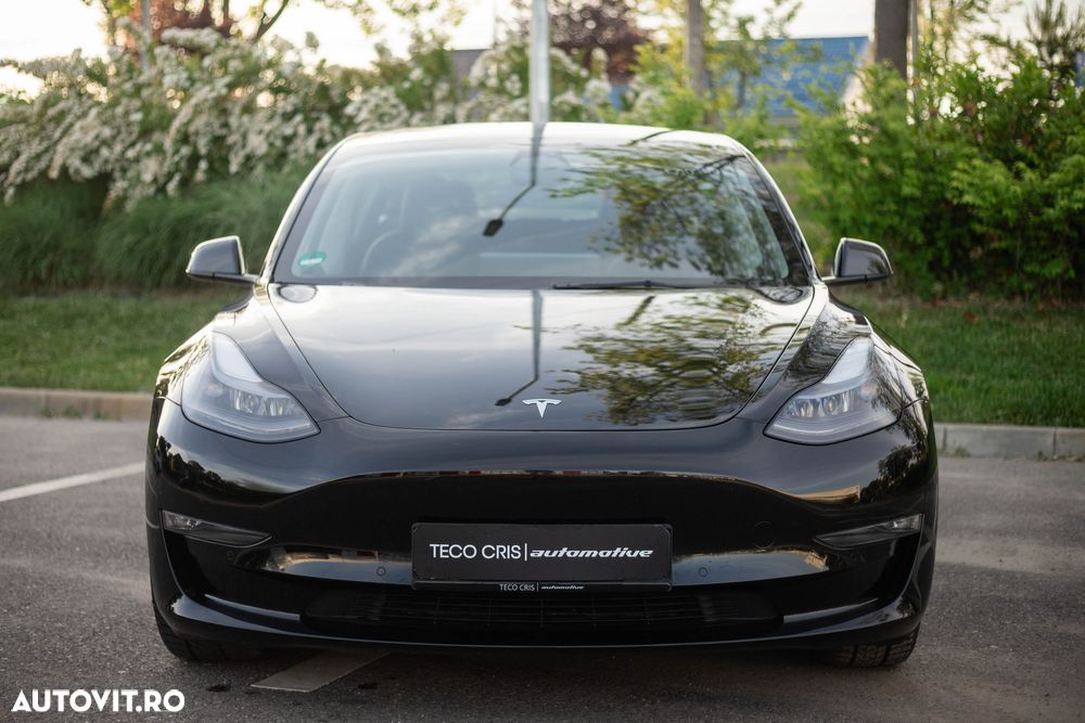 Tesla Model 3 - 3