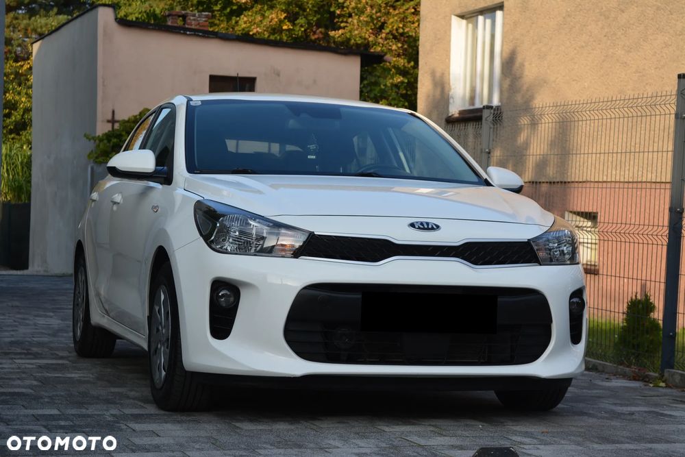 Kia Rio 1.2 L - 3