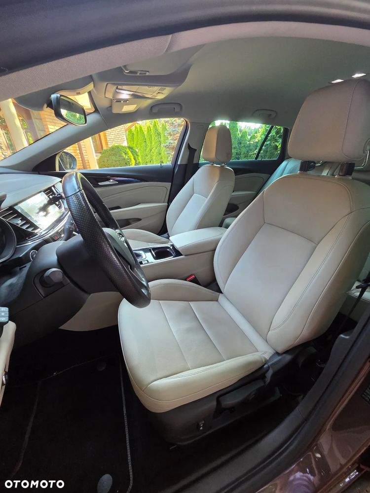 Opel Insignia 1.5 T Exclusive S&S - 9