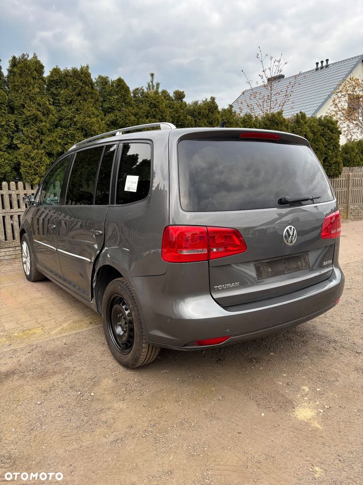 Volkswagen Touran - 4