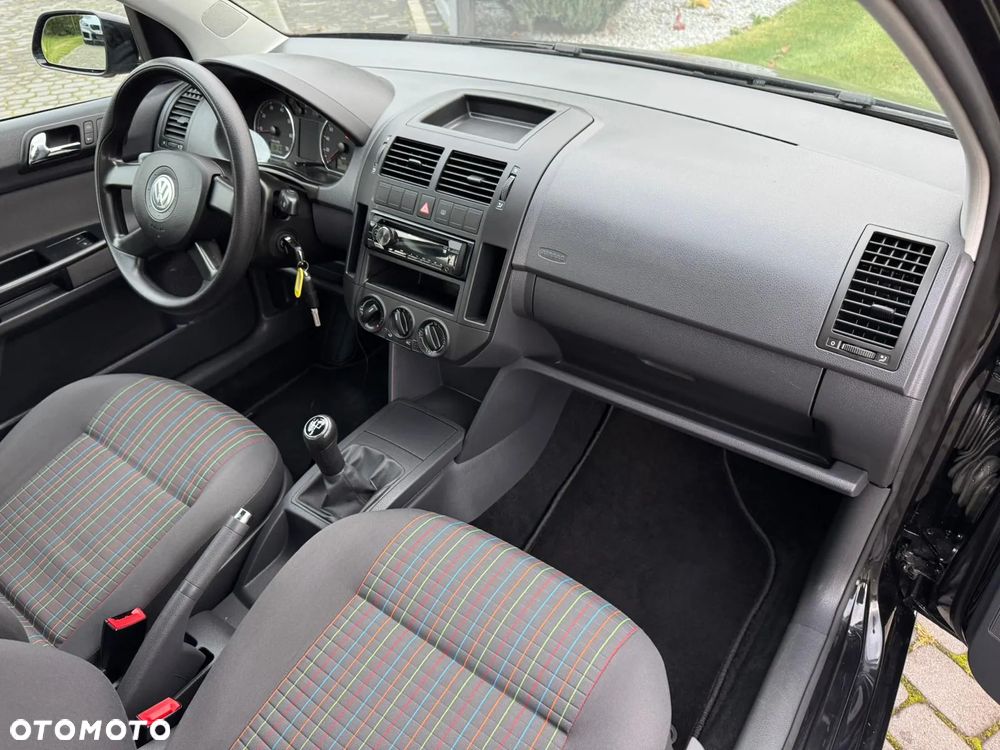Volkswagen Polo 1.4 16V Comfortline - 10