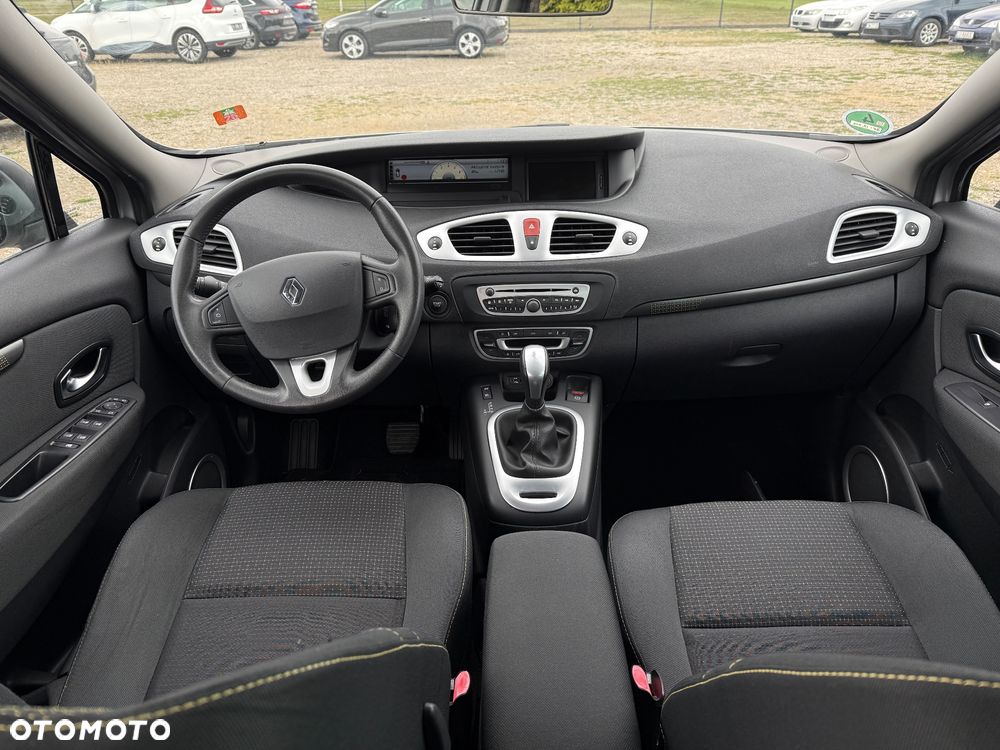 Renault Scenic 2.0 dCi FAP Privilege - 8