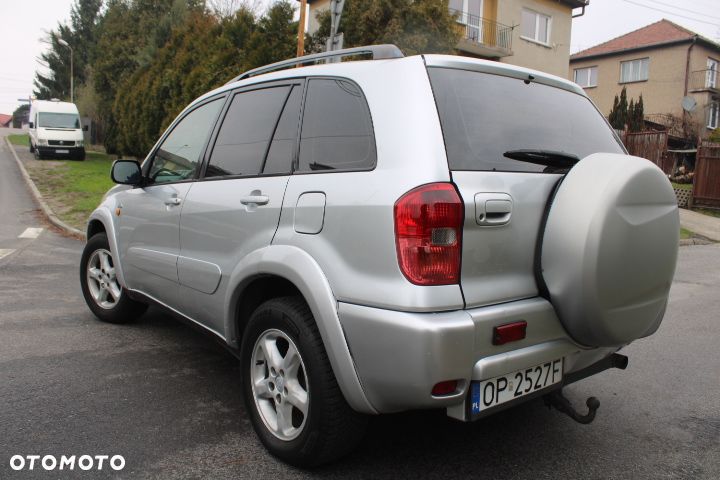 Toyota RAV4 D-4D 4x4 - 9