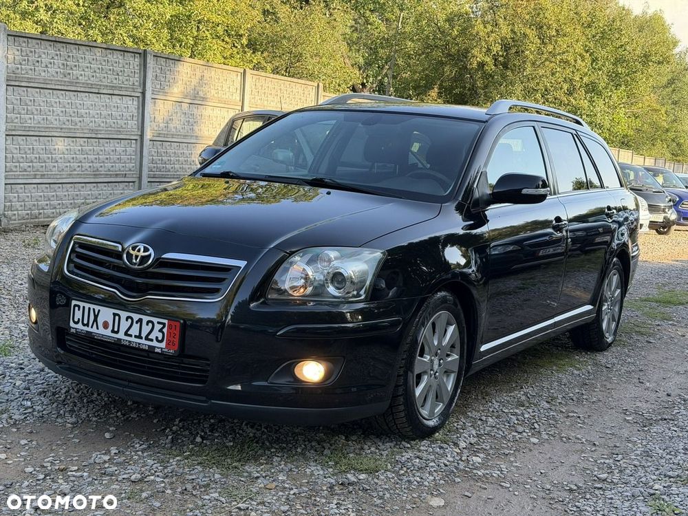 Toyota Avensis - 2
