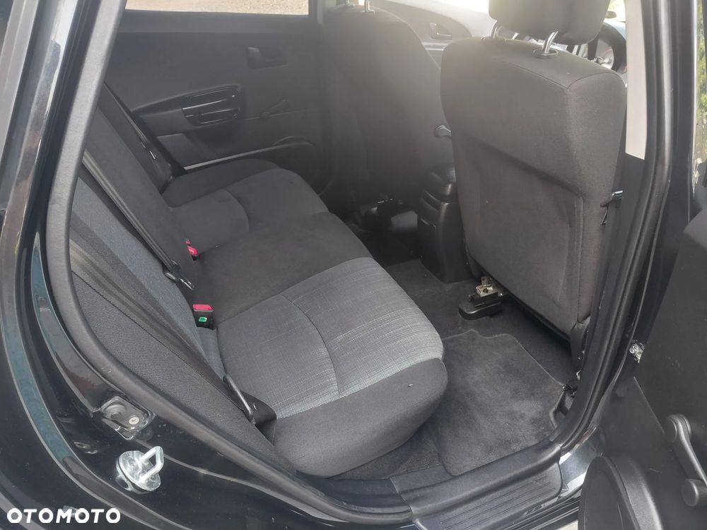 Kia Ceed - 12