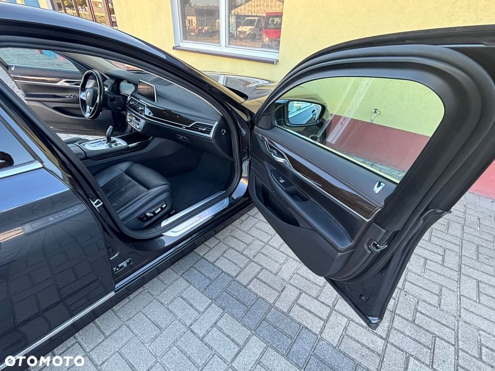 BMW Seria 7 730d xDrive - 14