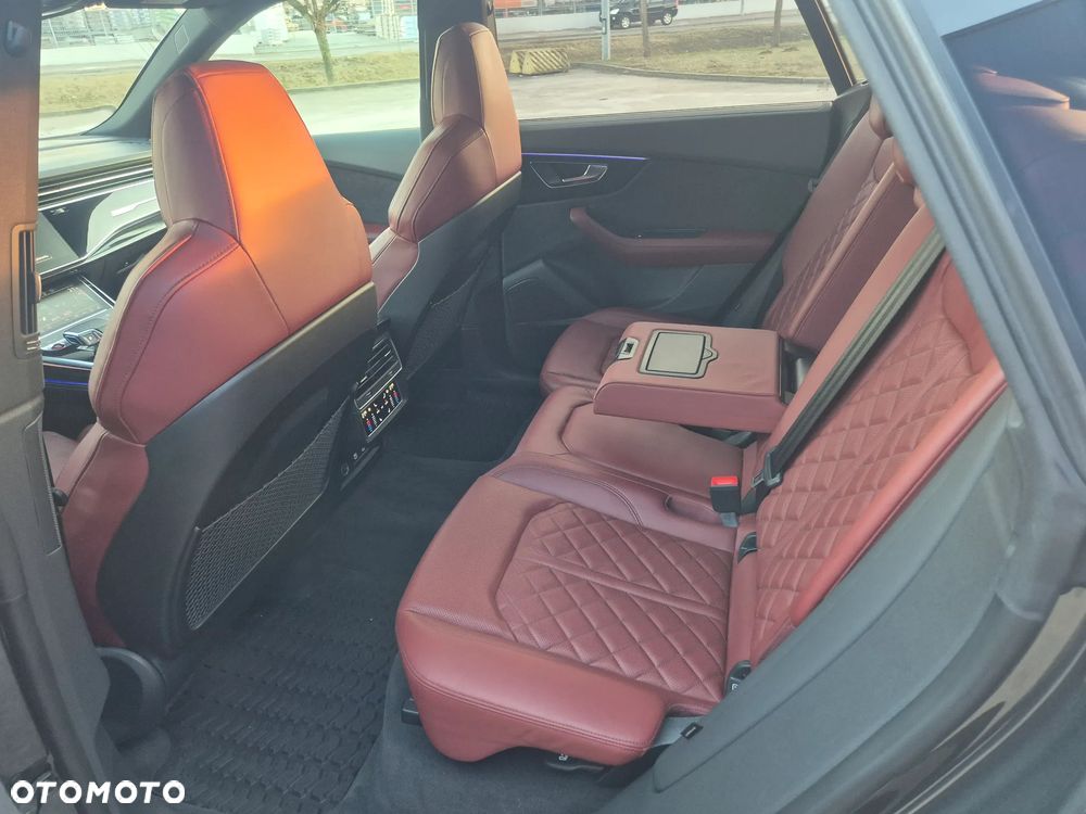 Audi SQ8 - 12